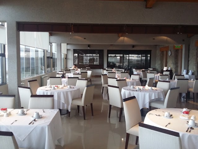 Alma del Lago Suites & SPA