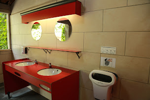 Photo n°4 de Camping Les Berges du Canal à Villeneuve-lès-Béziers (Terrain pour camping-cars)