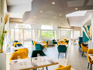 Photo n°1 de LE REVELLONS à Chanas (Restaurant)