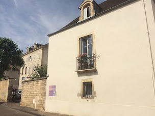 Photo n°7 de La Source du Soi Centre de Kriya Yoga Dijon / Thérapies Manuelles / Esthétique à Chenôve (Professeur de yoga)