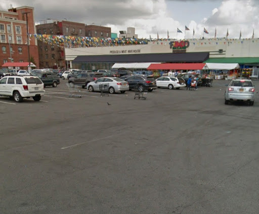 450 Wyckoff Ave Parking Logo