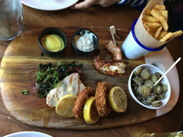 The Feathers Public House & Kitchen