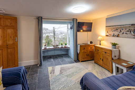 Looe Self Catering - Visual