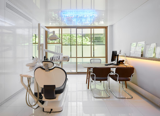 Dra. Florencia Gómez - Spanish & English Speaking Dentist - Turó Park Dental Clinic Barcelona - Thumbnail