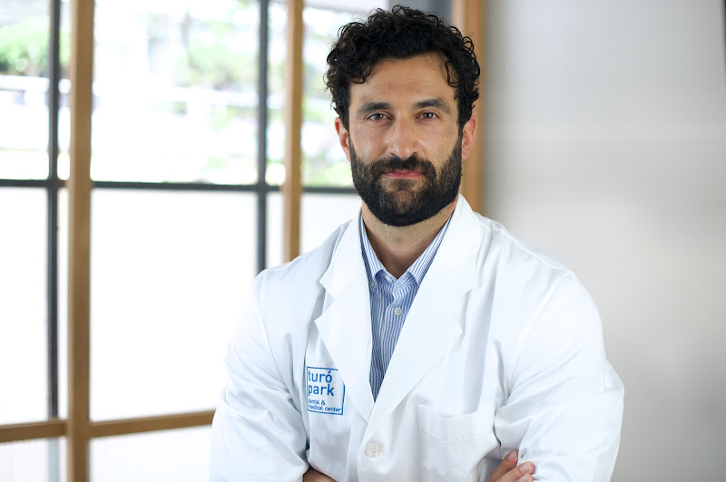 Dr. Luis Novoa - English & Spanish speaking Dermatologist & Specialist Doctor - Turó Park Clinics Barcelona