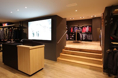 Photos of Viladomat Signature