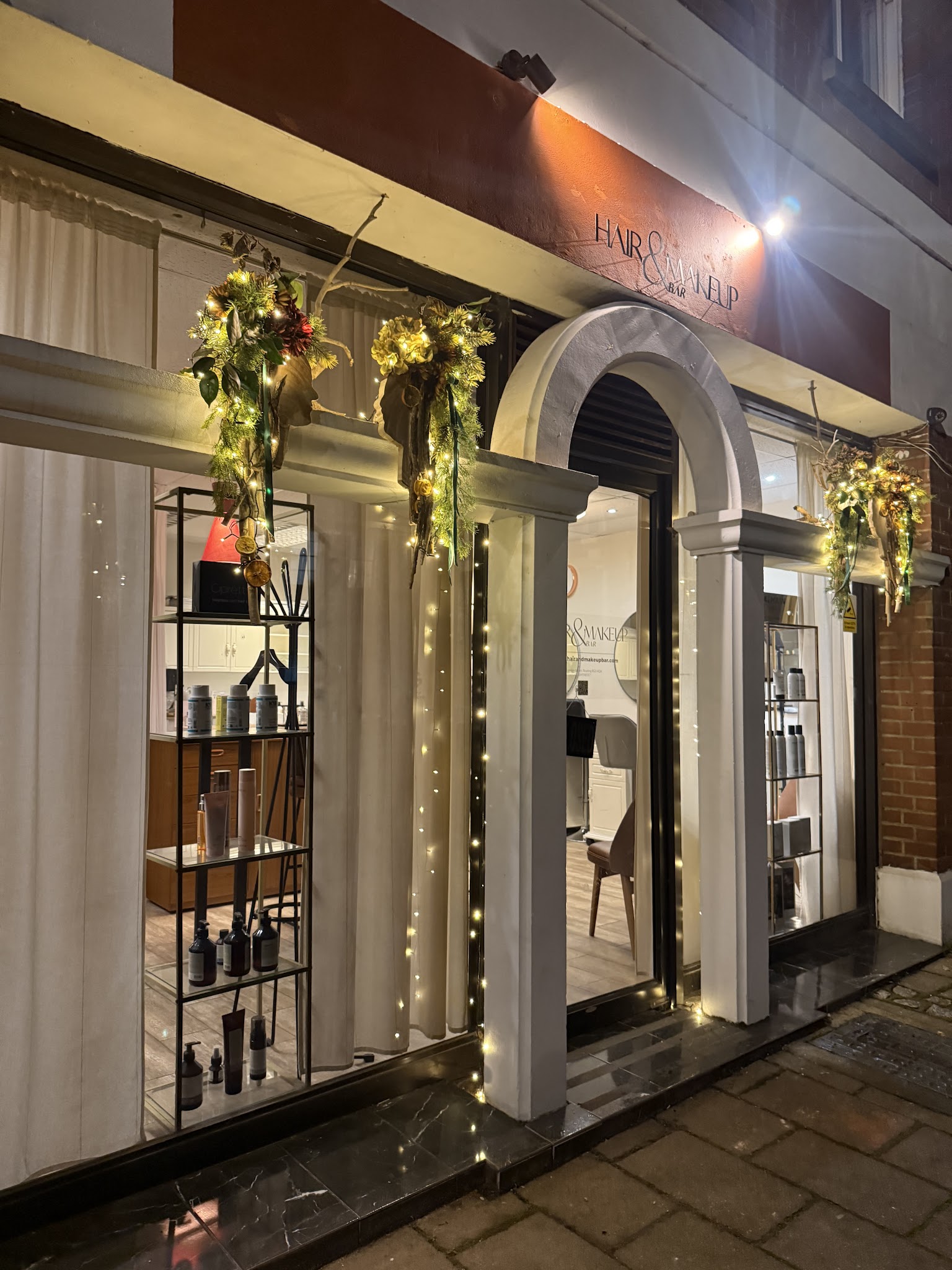 Hair & Makeup Bar - Makeup Artists - photo 1