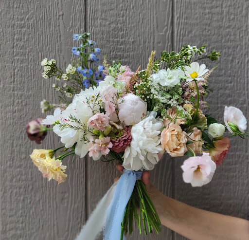 Soft Day Florals Gallery - United States
