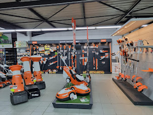 Photo n°9 de GRIFFON MOTOCULTURE - ECOLE VALENTIN - HUSQVARNA-STIHL - JOHN DEERE à École-Valentin (Atelier de réparation de tracteurs)