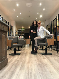 Photo n°12 de L'indépendant à Paris (Salon de coiffure)