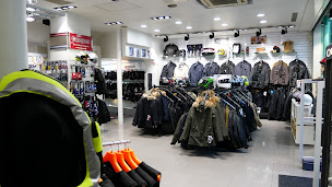 Photo n°25 de Star Motors à Paris (Magasin de pièces et d'accessoires pour motos)