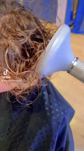 Maxence Visagiste Coiffeur Mixte - Salon de coiffure