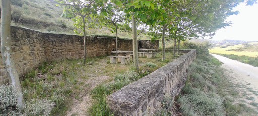 Fuente y merendero del Toro