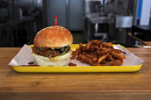 Photo 2 - Au Burger Voyageur