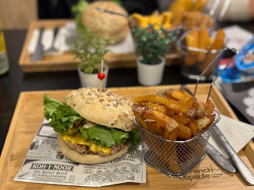 Photo 3 - F7 Burgers & Tacos