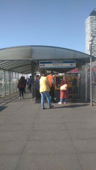 Photos of Mecidiyek&ouml;y Metrob&uuml;s