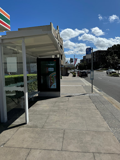 Great North Rd before Lyons Rd - Thumbnail
