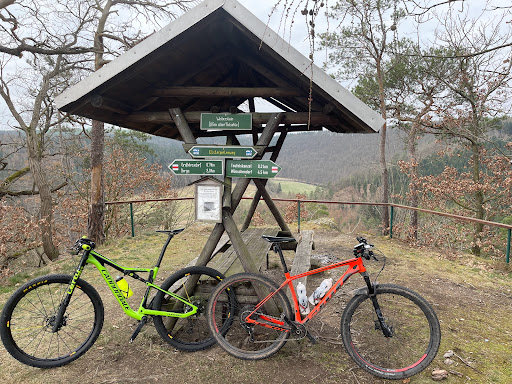 Weiberstein bei Großdraxdorf (Stadt Berga-Wünschendorf) - Thumbnail