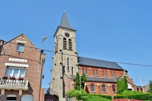 Église catholique Saints-Pierre-et-Paul à Bugnicourt