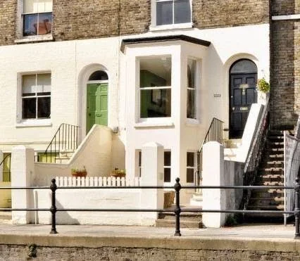 299 London Road