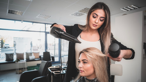 LE SALON Coiffeur & Beauty Lounge