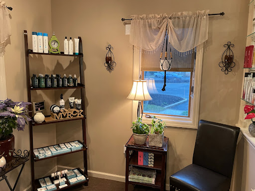 Deserrie's Salon Gallery - United States