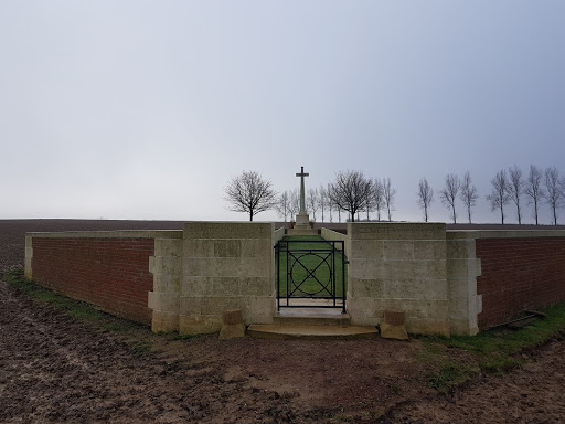 Grandcourt Road Cemetery - Thumbnail