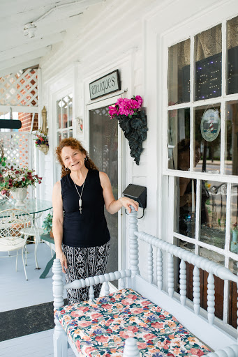 Bella Rose Cottage Gallery - United States