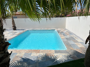 Photo n°10 de Enjoy Pool | piscines coque polyester à Colombiers (Magasin de matériel pour piscines)