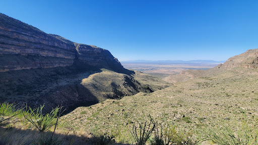 Dog Canyon Trail