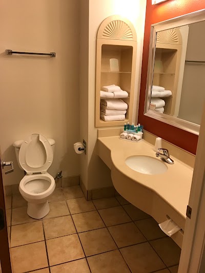Photos of Holiday Inn Express & Suites Destin E - Commons Mall Area