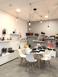 Photo n°7 de Face & Face Juillan à Juillan (Salon de coiffure)