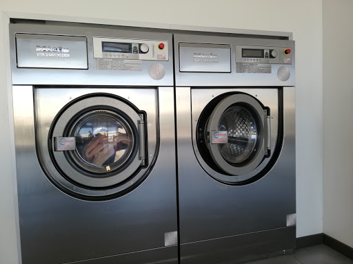 Lavanderia Self Service Lavapiù Piediripa di Macerata
