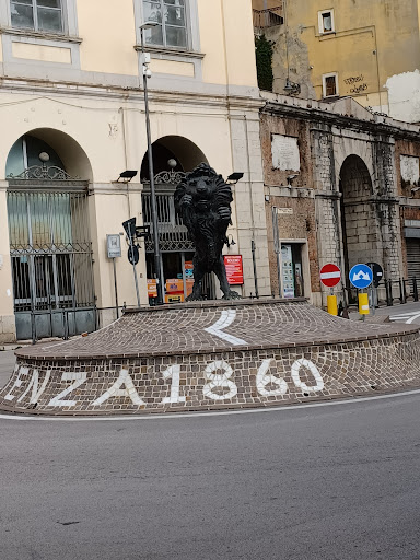 Statua del leone rampante - Thumbnail
