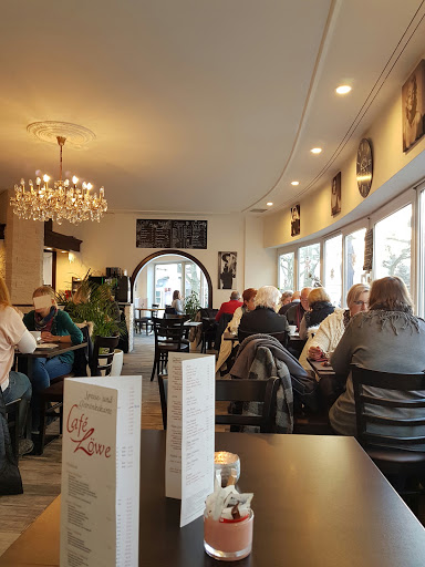 Cafe Löwe - Visual