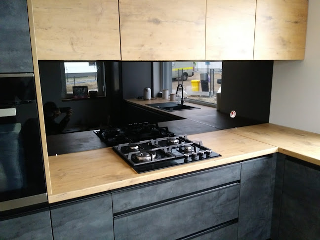 Kupiecka 84, przy Generała Dąbrowskiego 1, wjazd do Biedronki, 65-058 Zielona Góra