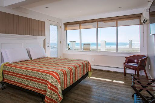 McGuirk's Ocean View Hotel - Thumbnail