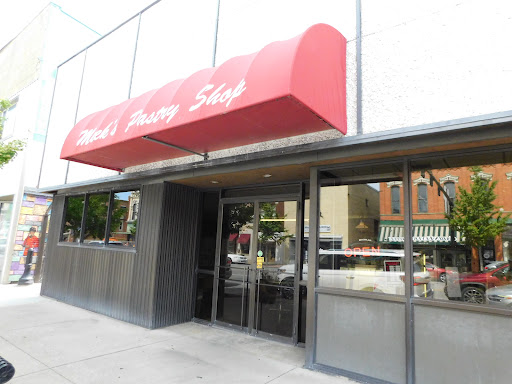 Meek's Pastry Shop Logo