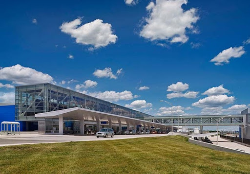 DTW Metro Airport Sedan/limo - Thumbnail