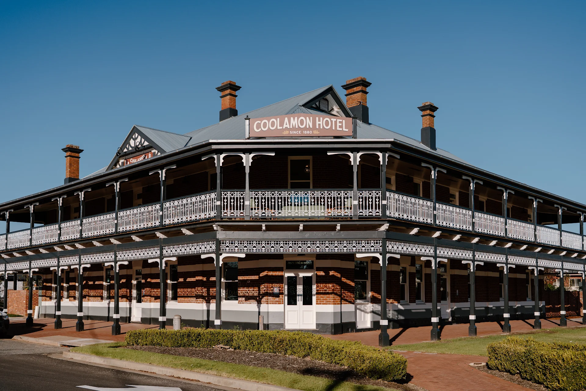 Coolamon Hotel