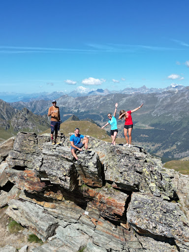 Mountain Lovers 360 - Visual