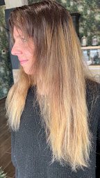 Photo n°22 de Le Salon de l'Opéra à Toulon (Salon de manucure)