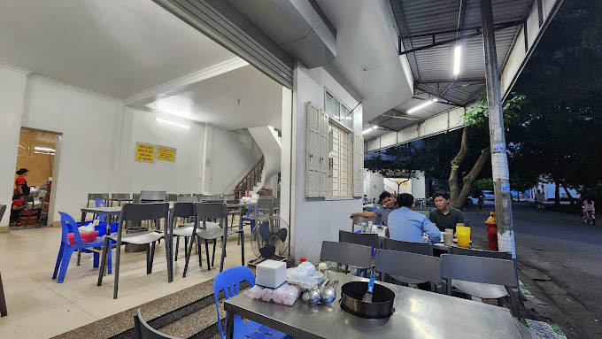 Lẩu Đuôi Bò Hạnh Nổ, LK13, L19, Khu Đấu Giá, Hà Nội
