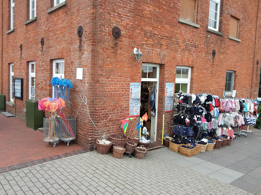 Souvenir Shop am Hafen - Thumbnail