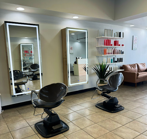 Georges Hair Designs Logo