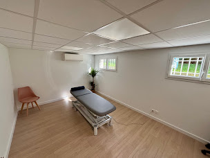 Photo n°4 de KINES CASTEL 31 - Cédric de Papé - Alexis Leveque - Théo Claverie - Sylvain Cabes - Armelle Lacoste Lagrange à Castelmaurou (Ostéopathe)