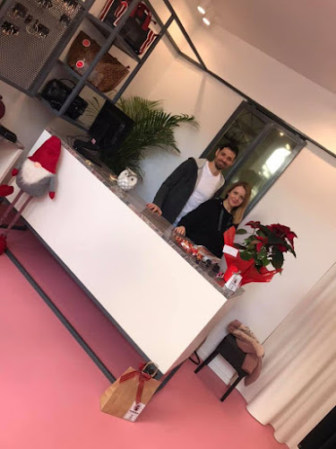 Peekaboo accessories and clothing - Κοσμηματοπωλείο