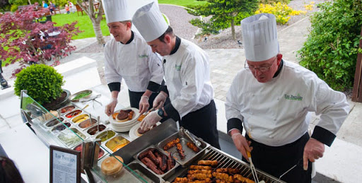 Red's Catering - Visual