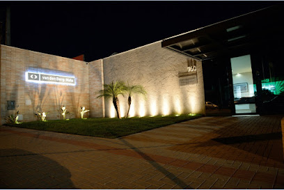 Dr. Arthur Buffara van den Berg