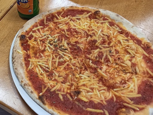 Della Pizza - Visual